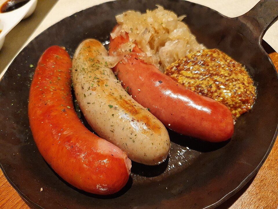 Айсбайн с квашеной капустой